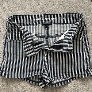 American eagle blue striped shorts